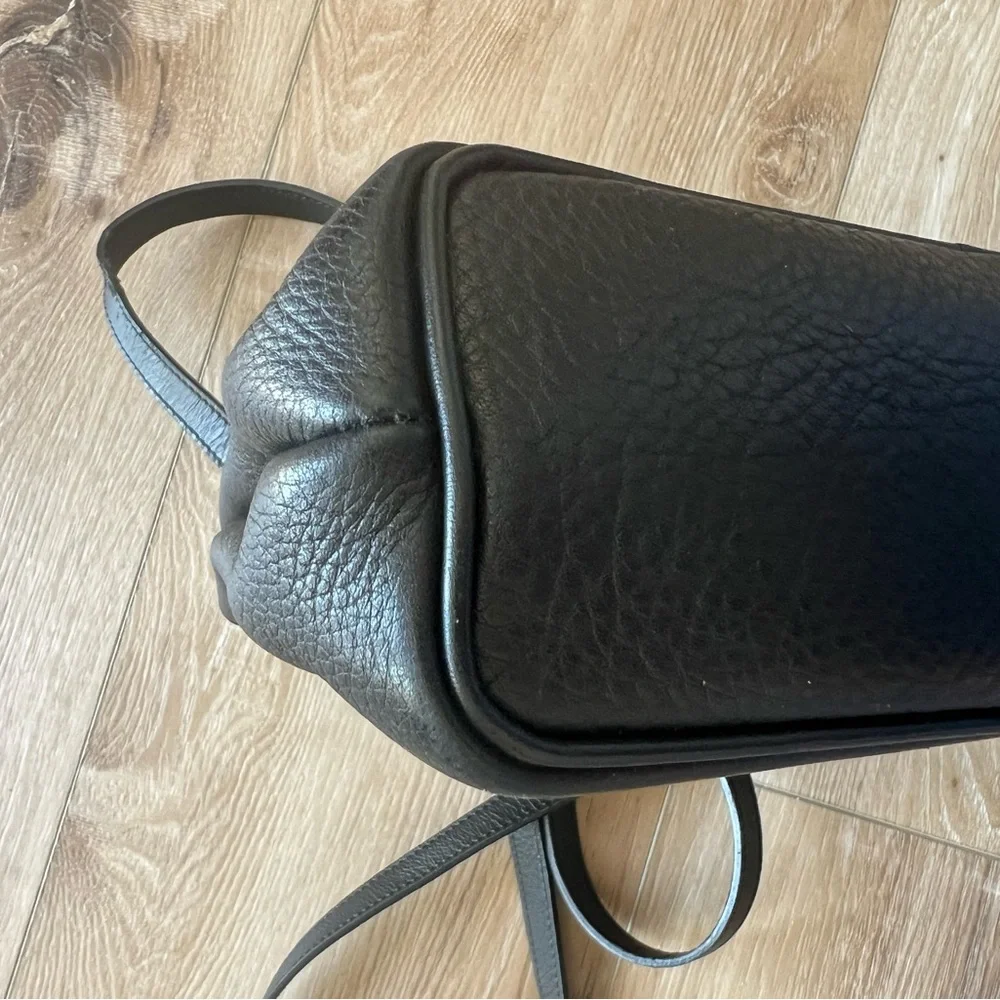BURBERRY Black Leather Shoulder Bag with Gold Accents and Nova Check interior - Picture 6 of 12